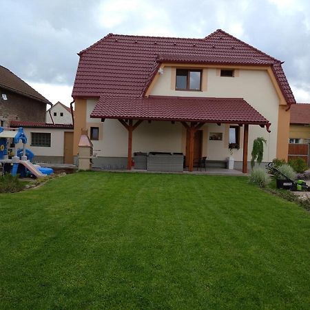 Apartmany Opolany Bagian luar foto